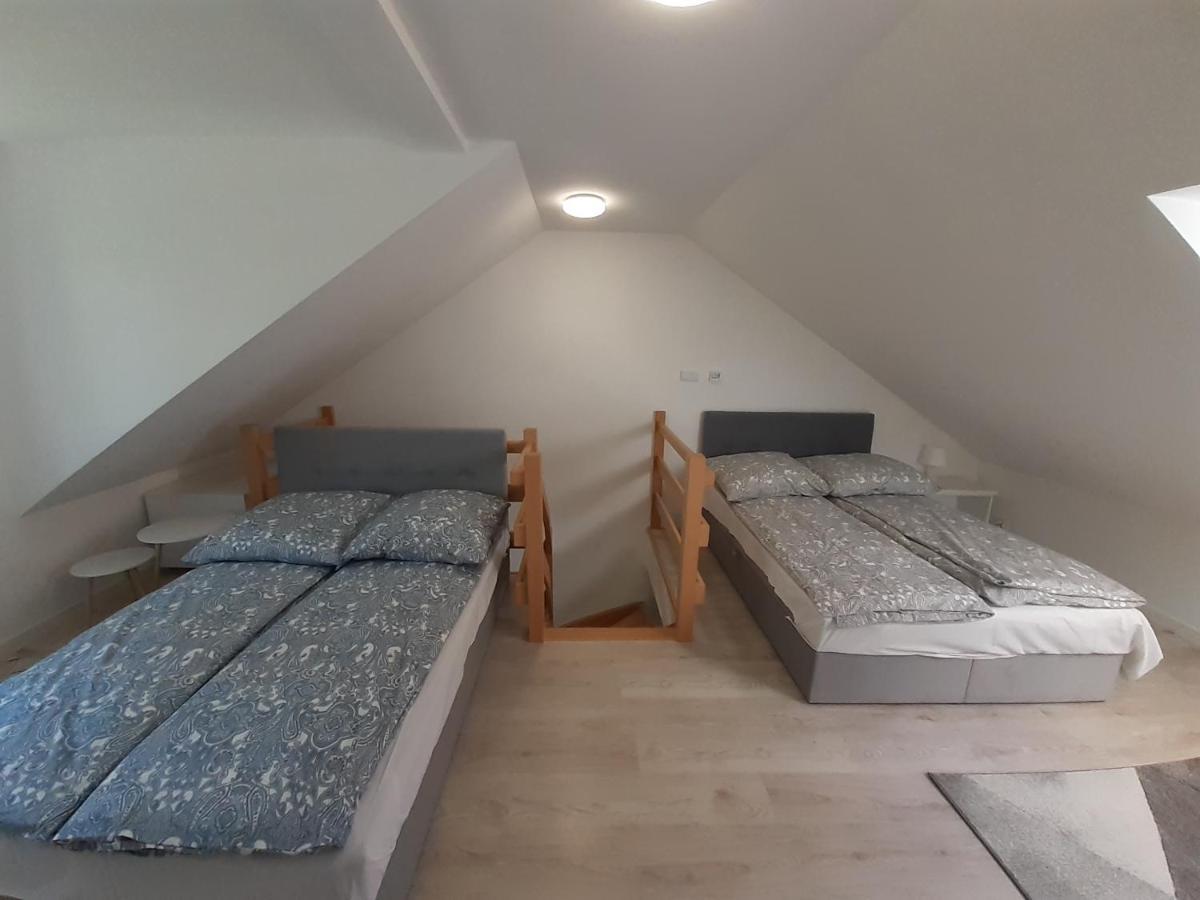 Komfortowy Apartament Dwupoziomowy W Cichej Okolicy Побєрово Екстер'єр фото